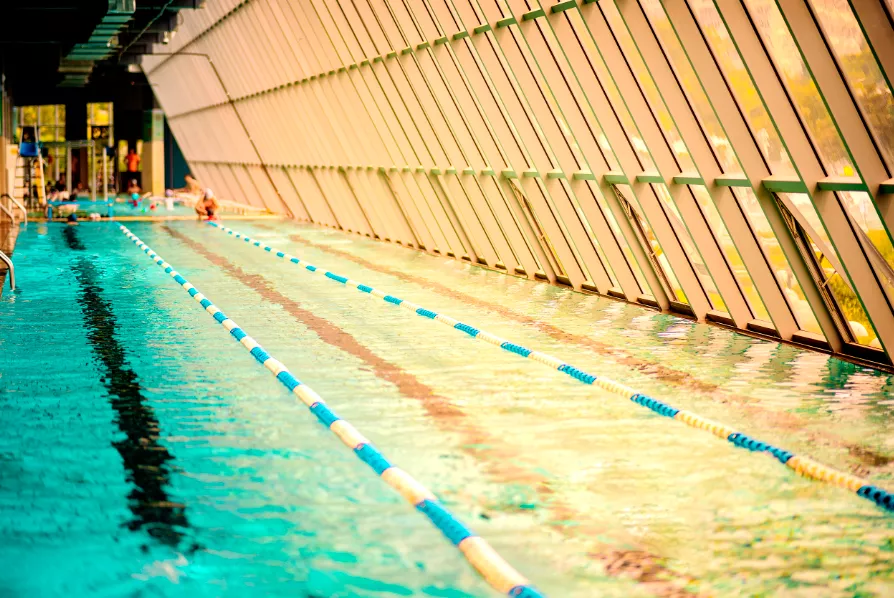 连州成人混凝土钢结构游泳池项目